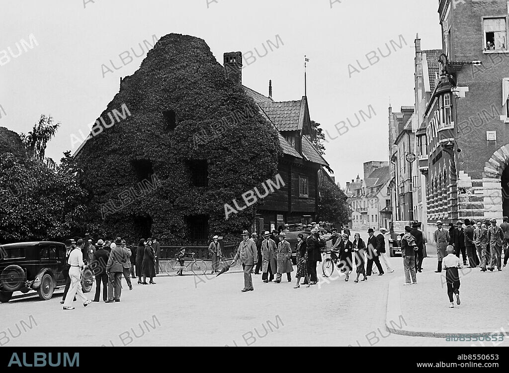 ARKIV 1931 . Burmeisterska Huset i Visby, köpmanshus från 1600-talet byggt av köpmannen Hans Burmeister från Lübeck. Från början fanns här en försäljningslokal i bottenvåningen och ett lager på övervåningen. Burmeister house in Visby.. Foto: TT / Kod 1900.