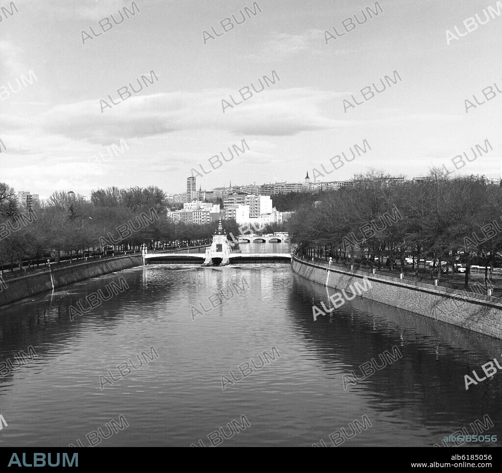 PRESA DEL RIO MANZANARES - FOTOGRAFIA EN BLANCO Y NEGRO - AÑOS 60.