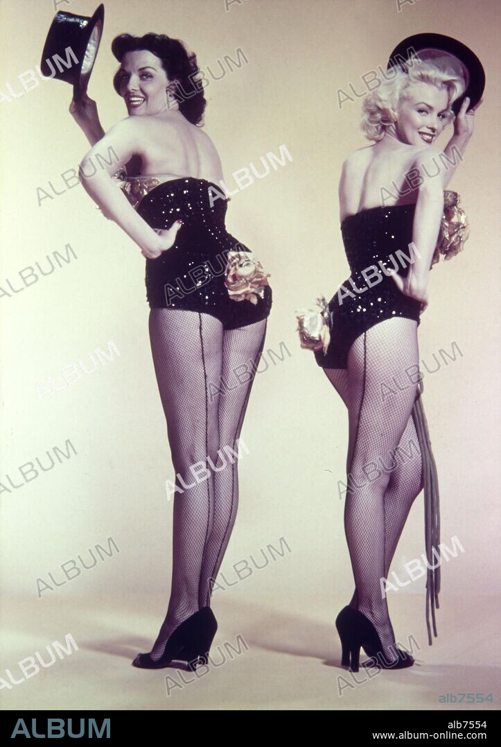 NORMA JEAN BAKER et JANE RUSSELL. JANE RUSSELL et MARILYN MONROE dans GENTLEMEN PREFER BLONDES, 1953, réalisé par HOWARD HAWKS. Copyright 20TH CENTURY FOX / POWOLNY, FRANK.