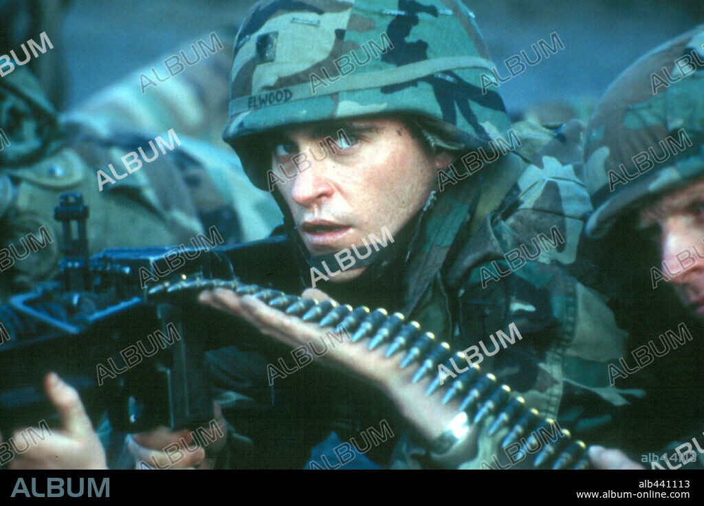 JOAQUIN PHOENIX en BUFFALO SOLDIERS, 2001, dirigida por GREGOR JORDAN. Copyright MIRAMAX.