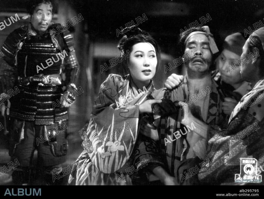 EITARO OZAWA y MITSUKO MITO en CUENTOS DE LA LUNA PÁLIDA, 1953 (UGETSU MONOGATARI), dirigida por KENJI MIZOGUCHI. Copyright DAIEI/EDWARD HARRISON.