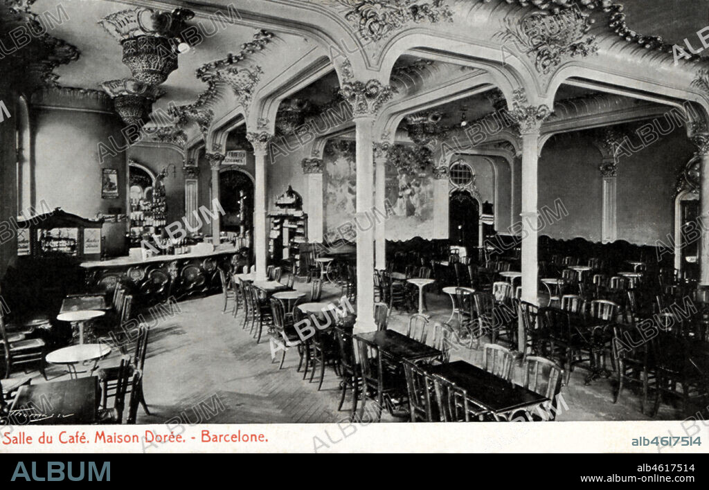 Barcelona. Cafetería-Restaurante Maison Dorée en la plaza de Catalunya. Vista general del Salón del Café. Construcción remodelada de inspiración art nouveau. Años 1910.
