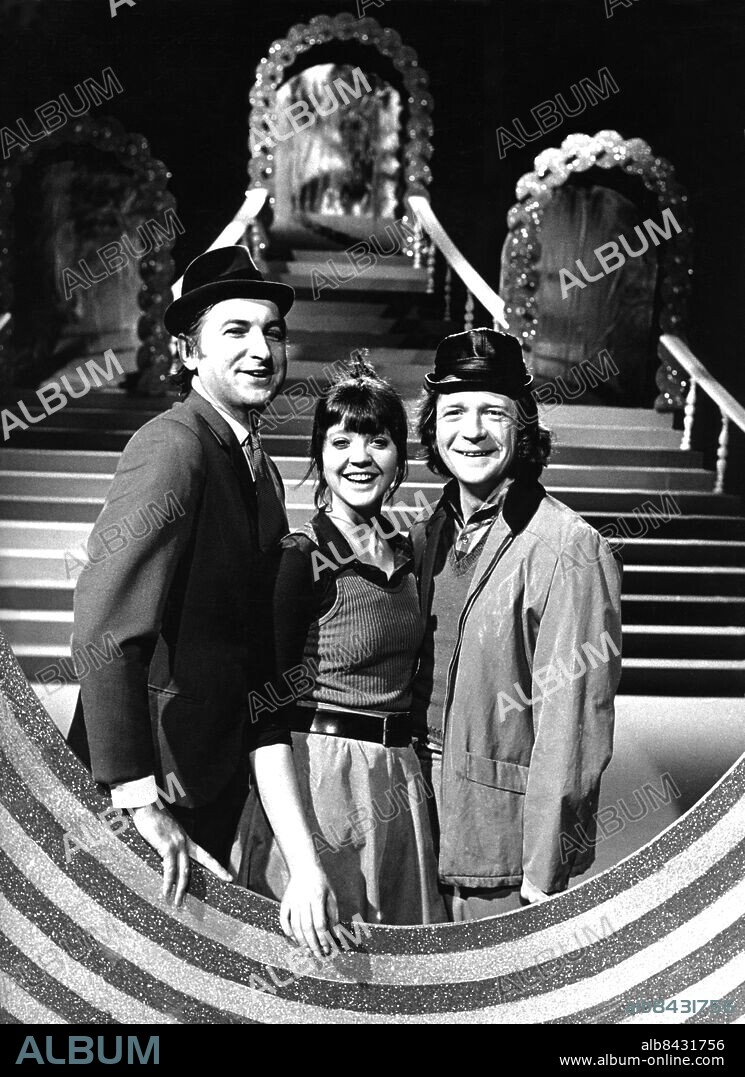 1975.. Orig. bildtext... FEM MYROR 1975 Magnus Härenstam, Eva Remaeus och Brasse Brännström TV Barn Anm. Trio Publ i RiR 8/75, 19/75, 10/78 persons: BRASSE BRÄNNSTRÖM;EVA REMAEUS;MAGNUS HÄRENSTAM sites: SVERIGE.