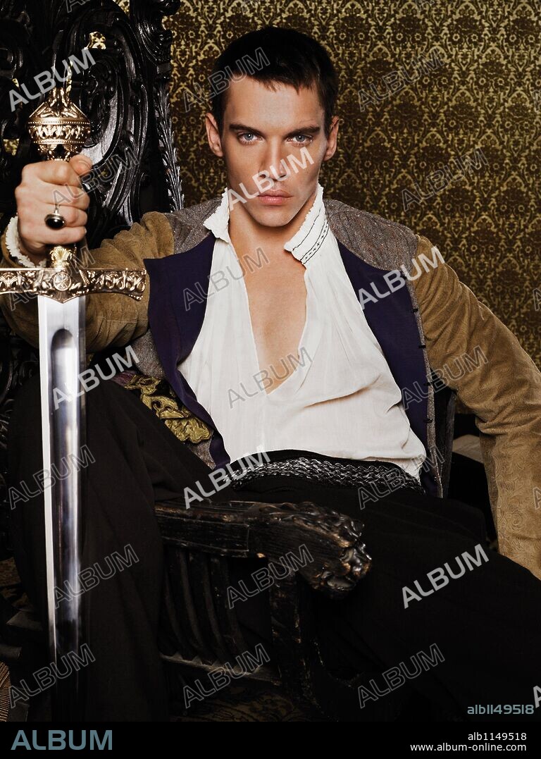 JONATHAN RHYS MEYERS dans THE TUDORS, 2007, réalisé par CIARAN DONNELLY, JEREMY PODESWA, MICHAEL HIRST et STEVE SHILL. Copyright BORD SCANNAN NA HEIREANN/CANADIAN BROADCASTING CORP.