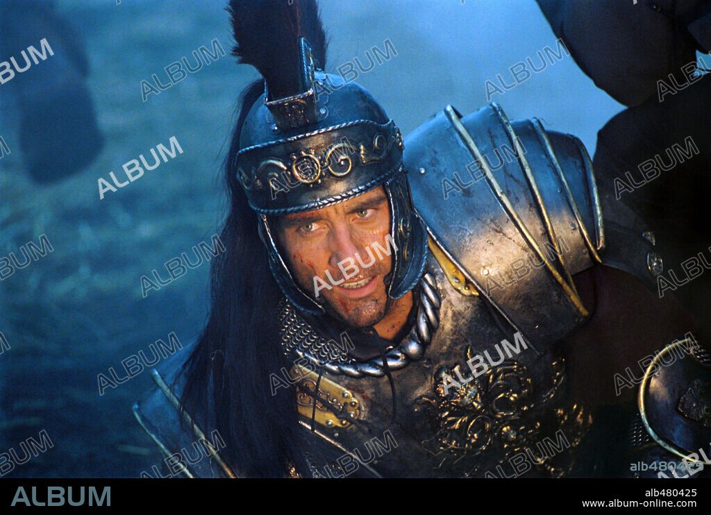 CLIVE OWEN in KING ARTHUR, 2004, directed by ANTOINE FUQUA. Copyright TOUCHSTONE PICTURES.