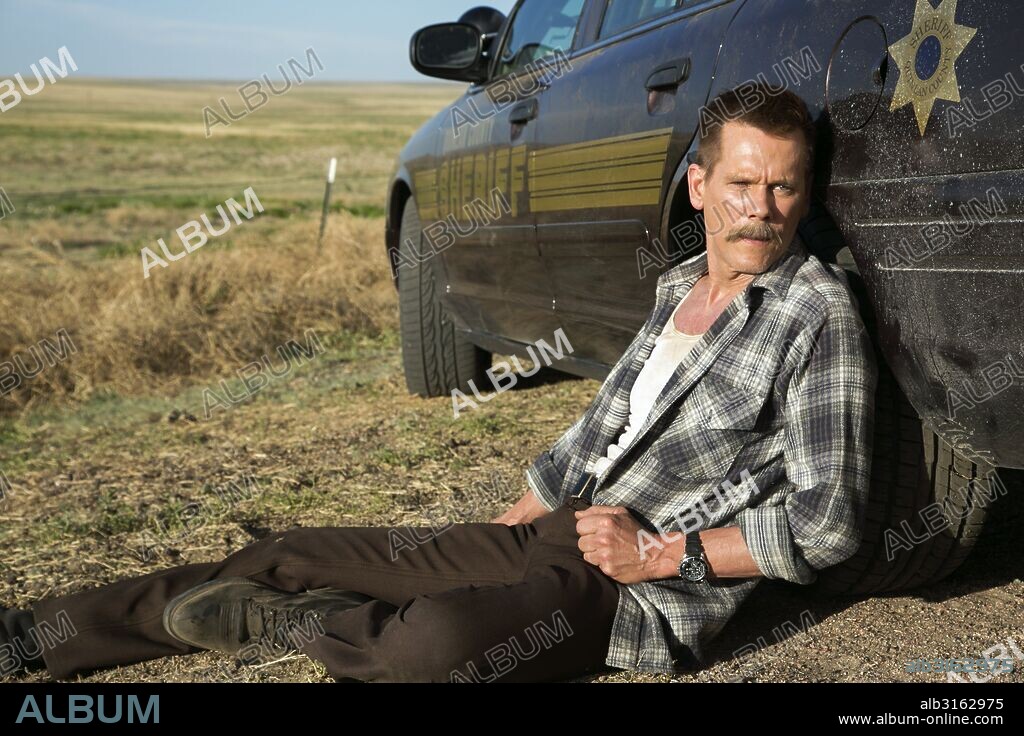 KEVIN BACON en COCHE POLICIAL, 2015 (COP CAR), dirigida por JON WATTS. Copyright AUDAX FILMS/DARK ARTS FILM/END CUE/PARK PICTURES.