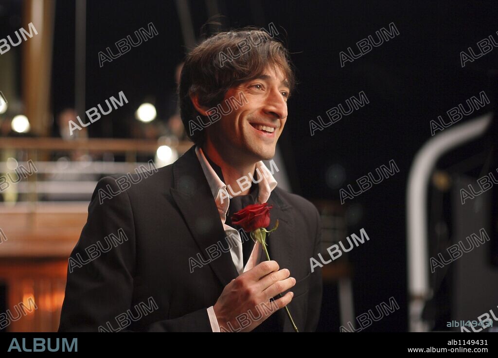 ADRIEN BRODY in THE BROTHERS BLOOM, 2008, directed by RIAN JOHNSON. Copyright ENDGAME ENTERTAINMENT/RAM BERGMAN PRODUCTIONS.