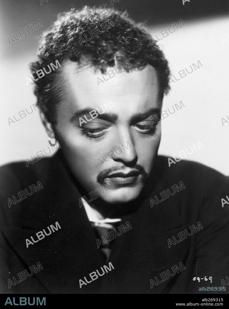 PETER LORRE en EL AGENTE SECRETO, 1936 (SECRET AGENT), dirigida por ALFRED HITCHCOCK. Copyright GAUMONT-BRITISH.
