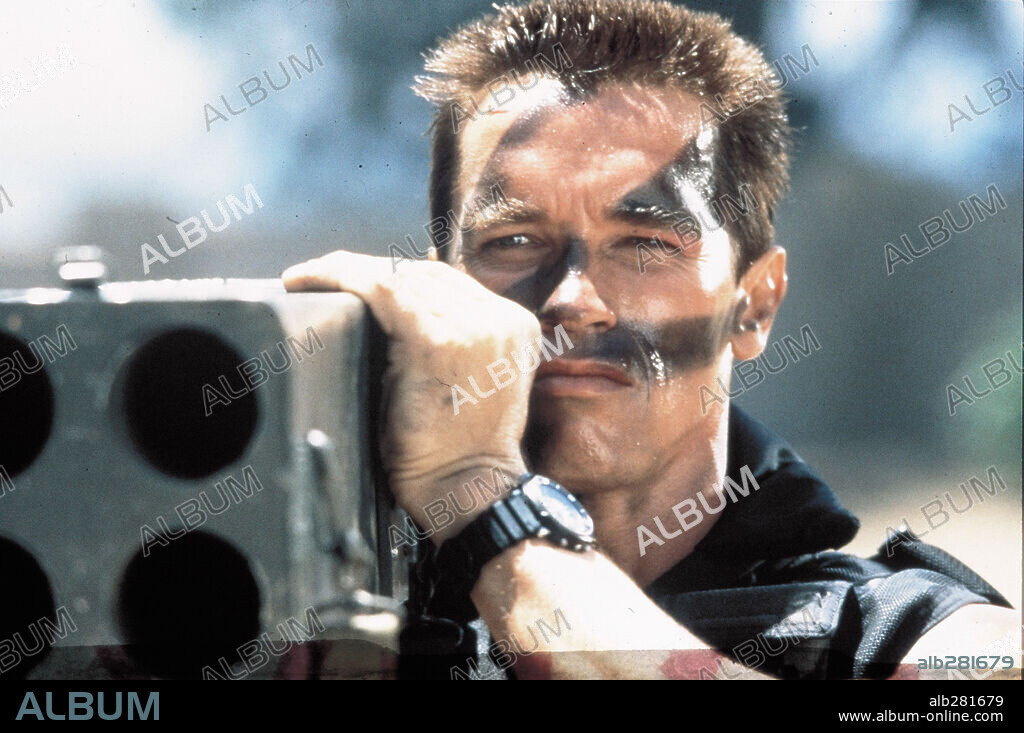 ARNOLD SCHWARZENEGGER dans COMMANDO, 1985, réalisé par MARK L. LESTER. Copyright 20TH CENTURY FOX / BROOM, BRUCE.