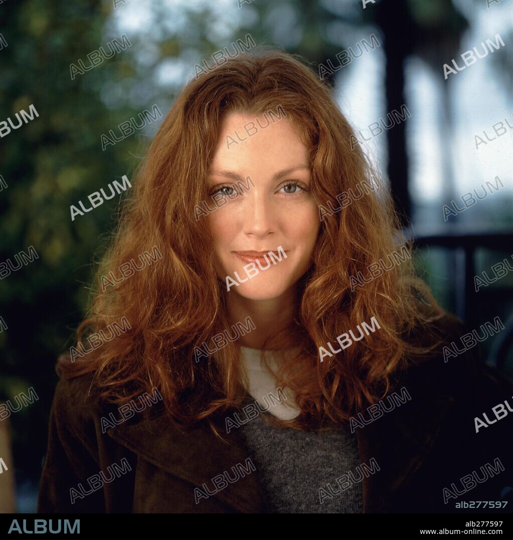 JULIANNE MOORE en MUNDO PERDIDO: EL MUNDO PERDIDO: JURASSIC PARK, 1997 (LOST WORLD: THE LOST WORLD: JURASSIC PARK), dirigida por STEVEN SPIELBERG. Copyright UNIVERSAL PICTURES.