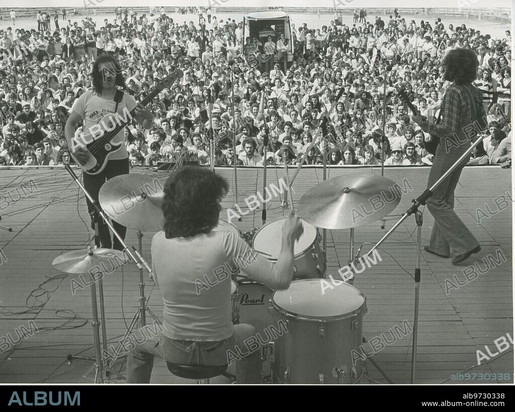 Casa de Campo (Madrid), 15/05/1978. Fiestas de San Isidro. En la Casa de Campo se celebró el primer Festival de Rock Villa de Madrid que fue ganado por el grupo Paracelso.