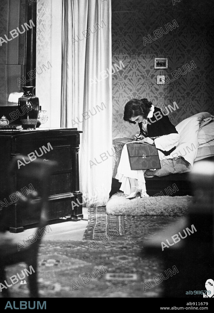 GABY MORLAY in ARIANE, RUSSIAN MAID, 1932 (ARIANE, JEUNE FILLE RUSSE), directed by PAUL CZINNER.