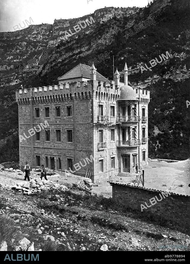 2 marzo 1909. Minas de carbón del distrito Berga. -palacio del Conde de Figols, en las Minas.