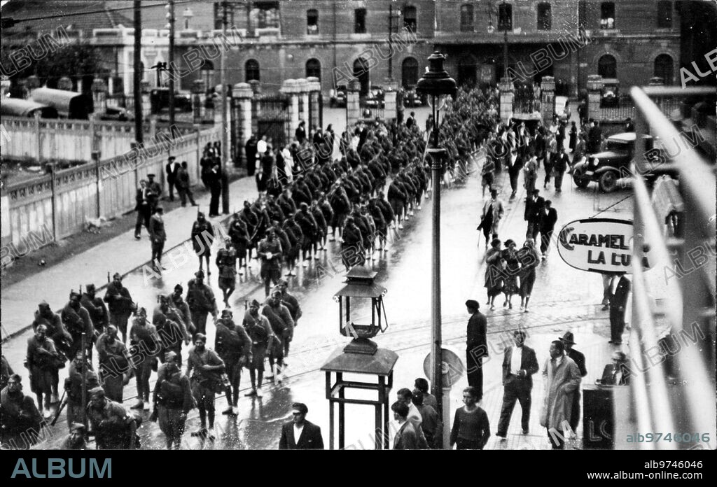 Octubre 1934. Llegada A Oviedo de la segunda bandera del Tercio, procedente de Melilla.