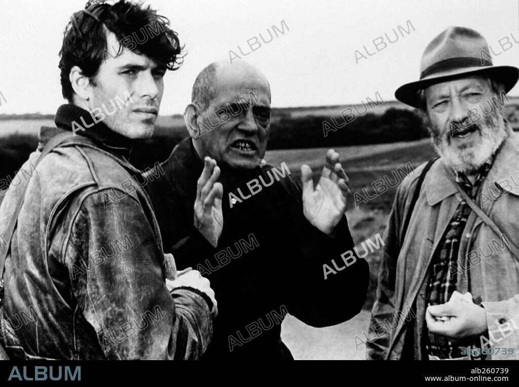 LAURENT TERZIEFF, LUIS BUÑUEL y PAUL FRANKEUR en LA VÍA LÁCTEA, 1969 (LA VOIE LACTEE), dirigida por LUIS BUÑUEL. Copyright MEDUSA PRODUZIONE.