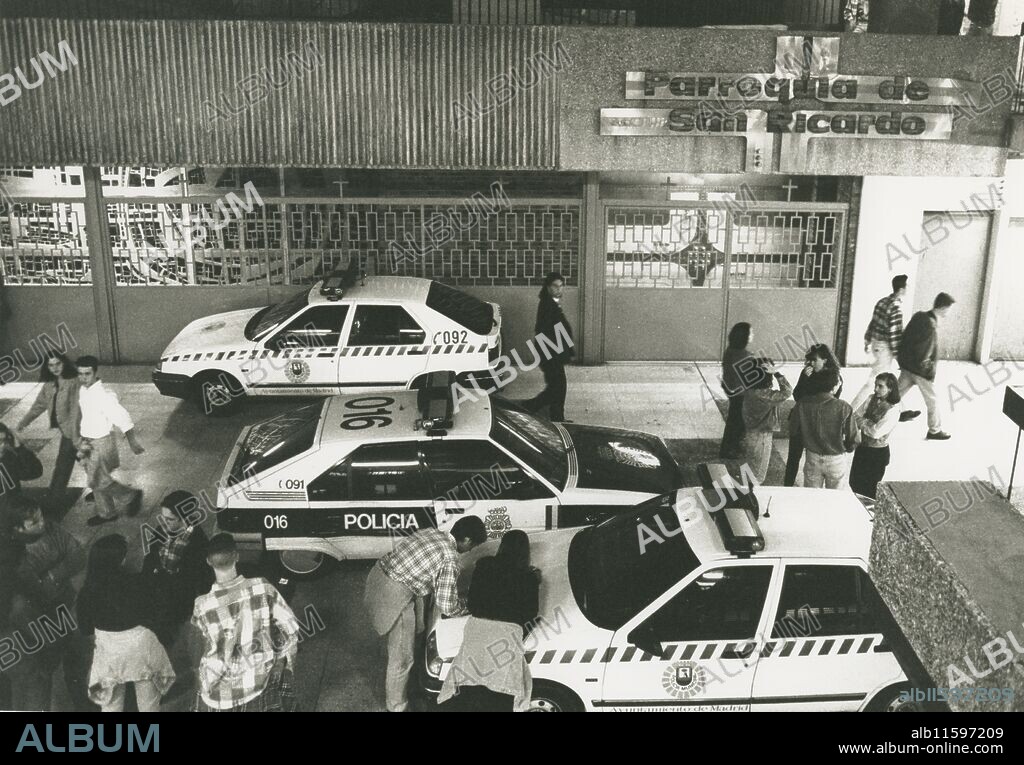 Madrid, November 1994. National and Municipal Police units in Bajos de Aurrerá.