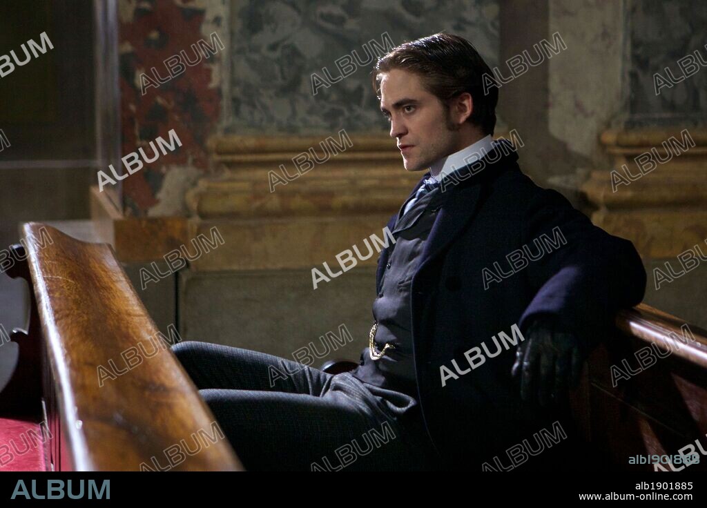 ROBERT PATTINSON en BEL AMI, HISTORIA DE UN SEDUCTOR, 2011 (BEL AMI), dirigida por DECLAN DONNELLAN y NICK ORMEROD. Copyright REDWAVE FILMS.