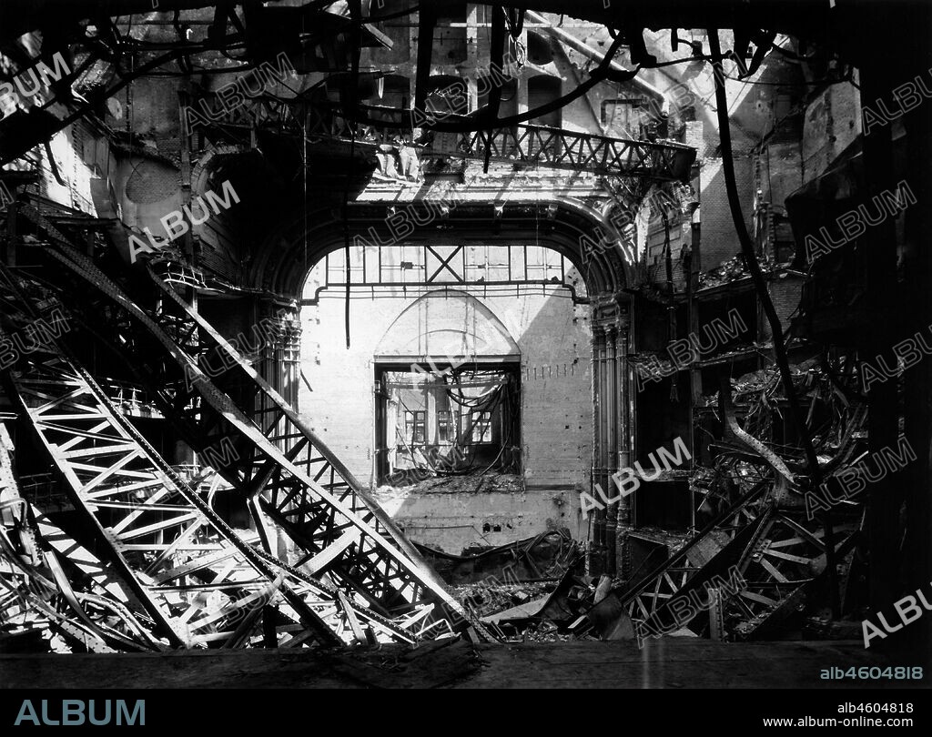 Wiener staatsoper. the vienna opera house almost completely destroyed by an American bombing. vienna 1945.