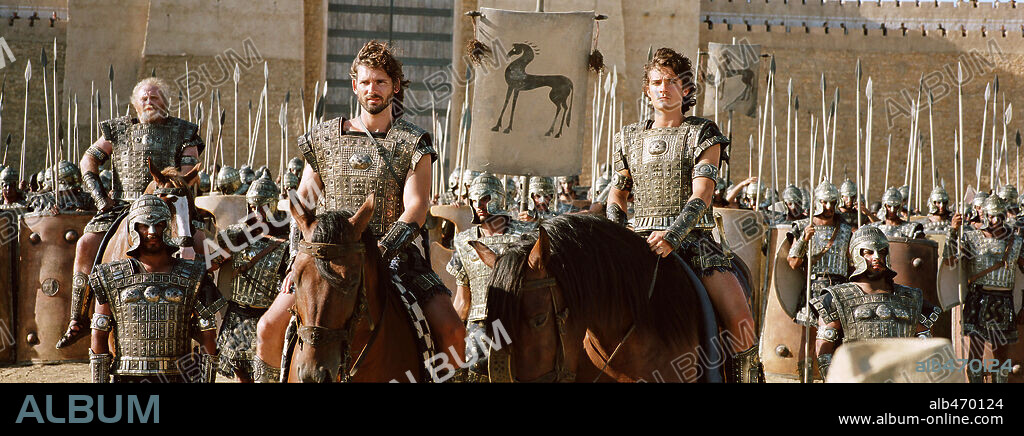 ERIC BANA and ORLANDO BLOOM in TROY, 2004, directed by WOLFGANG PETERSEN. Copyright WARNER BROS. / BAILEY, ALEX.
