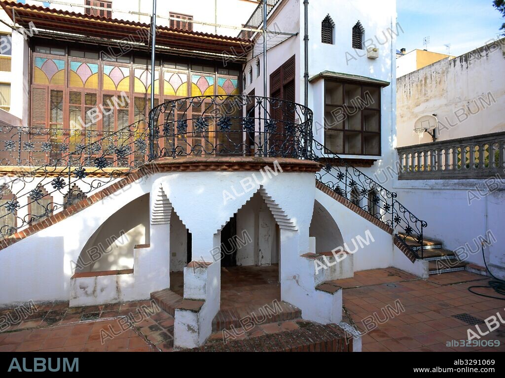 Josep Puig i Cadafalch / Terraza de la casa Joaquim Coll i Regàs, 1897-1898, Mataró, Barcelona, Cataluña, España.