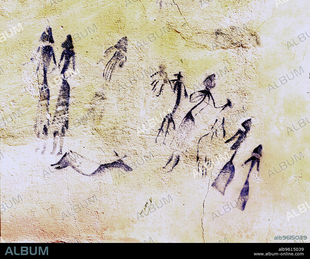 Cave Paintings, these are typical of the Levantine art found in the Roca dels Moros or Cogull Cave (Lleida): Scene of women dancing around a man accompanied by an animal figure that appears to be pregnant, it has been interpreted as a rite.
