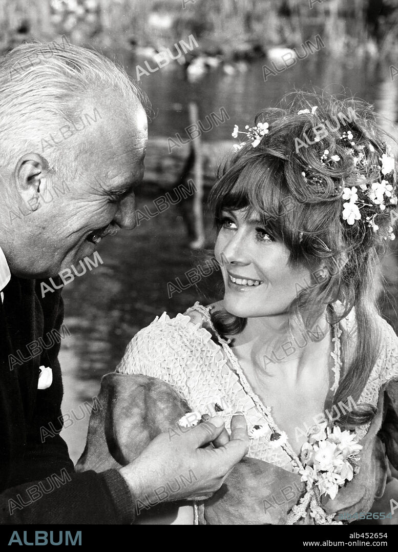 JOSHUA LOGAN and VANESSA REDGRAVE in CAMELOT, 1967, directed by JOSHUA LOGAN. Copyright WARNER BROTHERS.