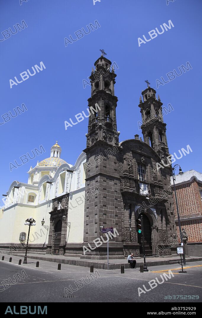 Iglesia de San Cristobal (Templo de San Cristobal), Puebla, Historic Center, UNESCO World Heritage Site, Puebla State, Mexico, North America.