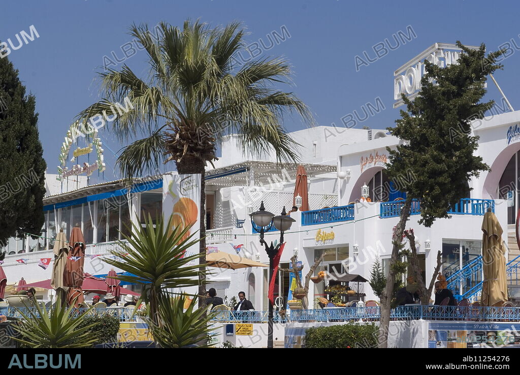 Town centre, Hammamet, Tunisia, North Africa, Africa.
