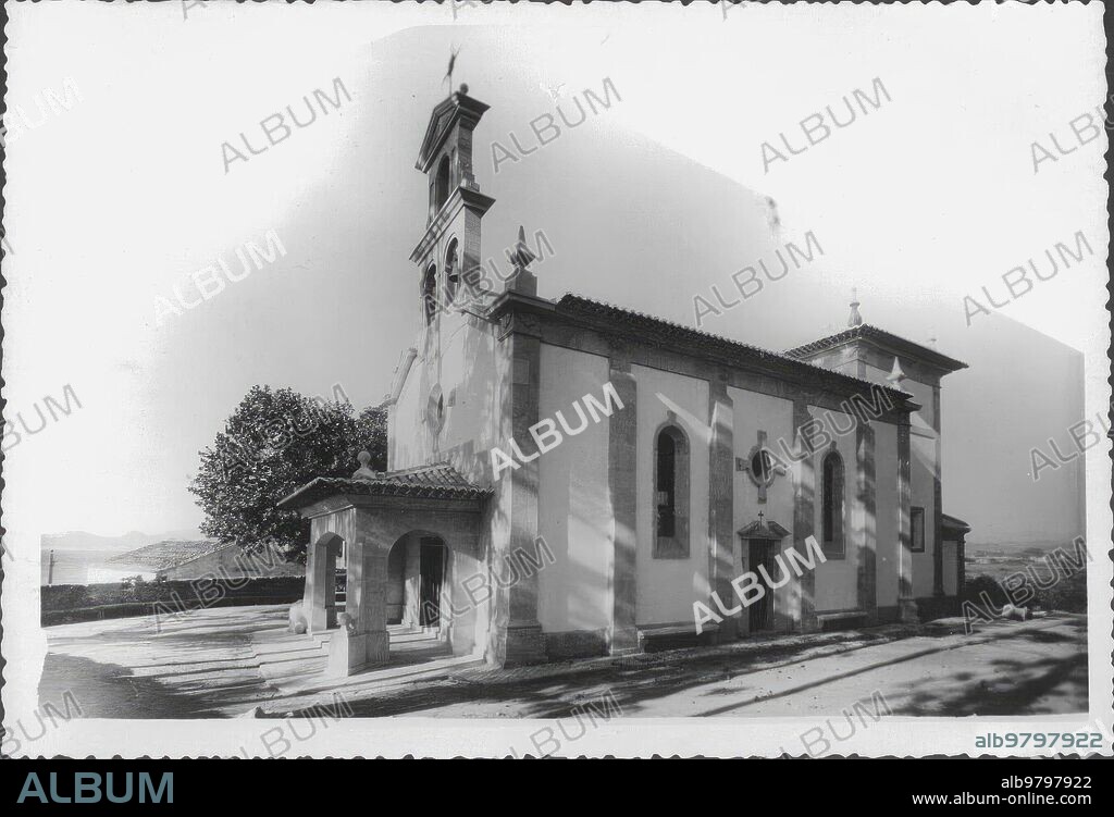 1960. Iglesia de Liñares (Canido) Donada por el ingeniero don Ramón Beamonte que ha Sido Inaugurada el 16 con motivo de las Fiestas Patronales.