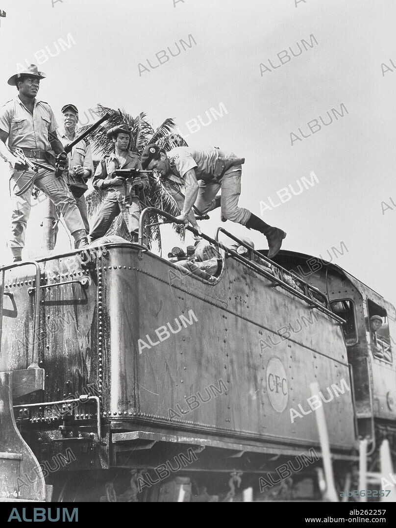 ROD TAYLOR en ULTIMO TREN DE KATANGA, 1968 (THE MERCENARIES).