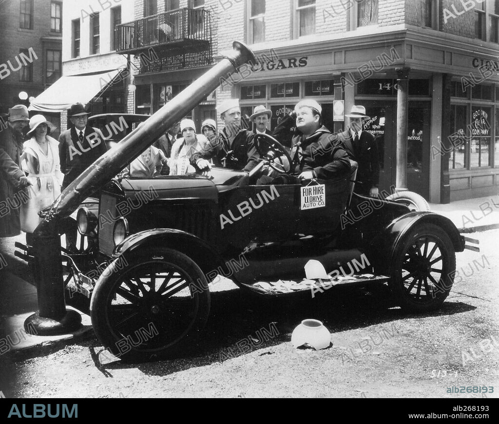 OLIVER HARDY and STAN LAUREL in TWO TARS, 1928, directed by JAMES PARROTT. Copyright HAL ROACH/MGM.