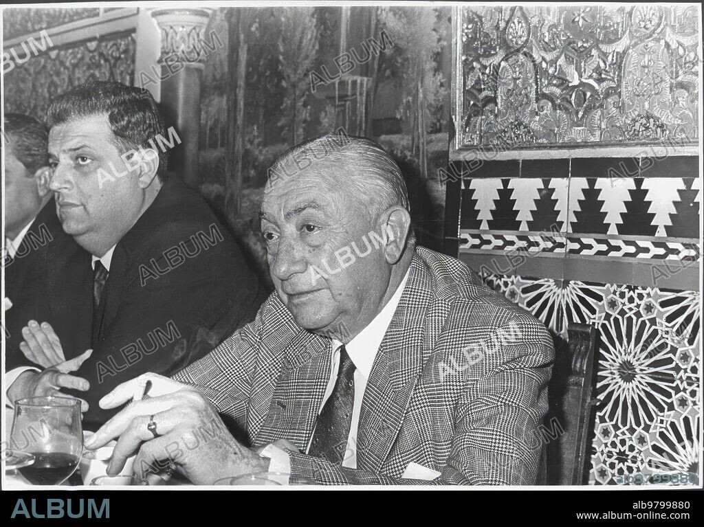 1967. Chicote Perico with Raimundo Saporta.