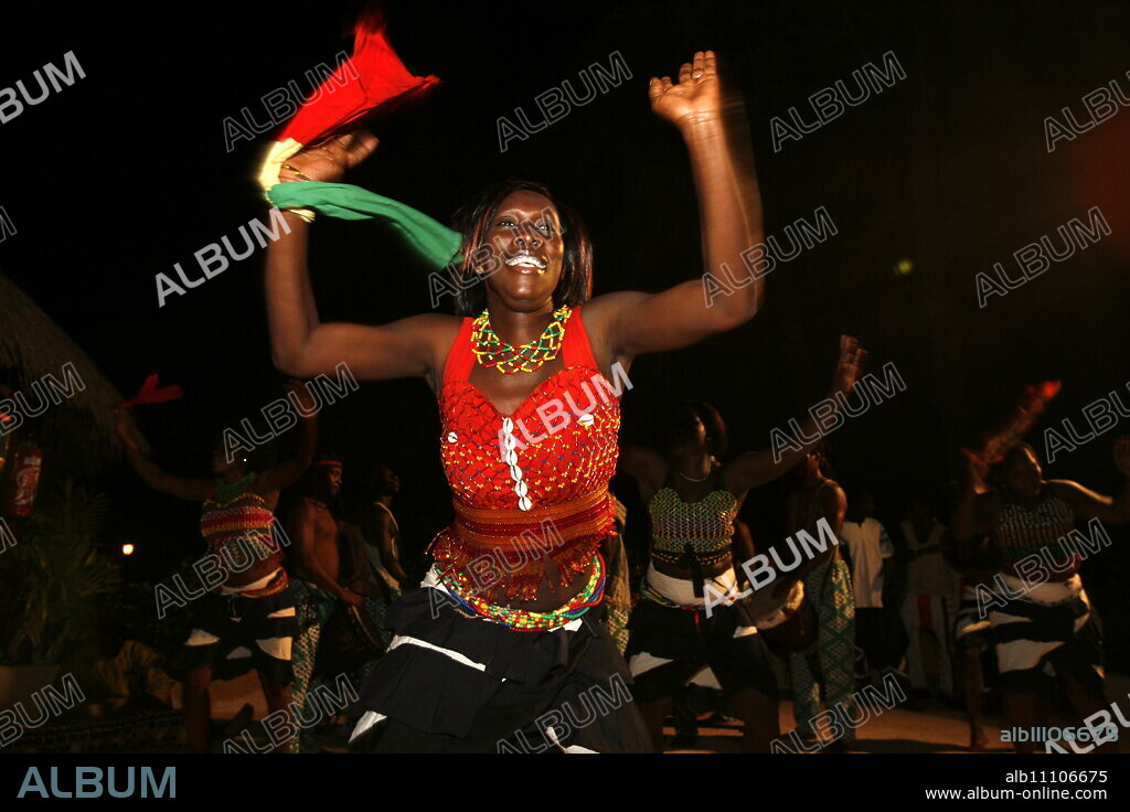 Senegalese dancer, Saly, Thies, Senegal, West Africa, Africa.