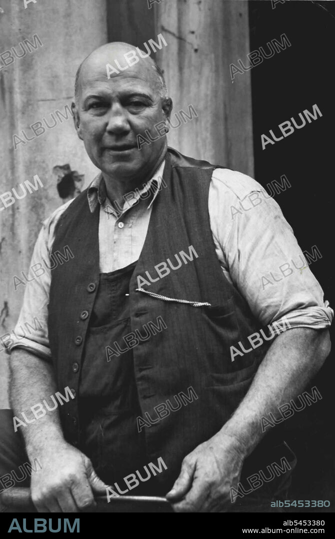 Colin Bell.Big fisted, fast moving Colin Bell as he is today.In town today is Dick O'Farrell, one of the old-time characters in the game. He has come from Wagga to see Patrik and James fight and assess the quality of these "new - fangled" pugilists.O'Farrell has ***** reminiscences of the days of Colin Bell, whom he amiable Colin, the man  whom the great Larry Foley, with his mutton chop whiskers, discerned as a good one. August 26, 1944.
