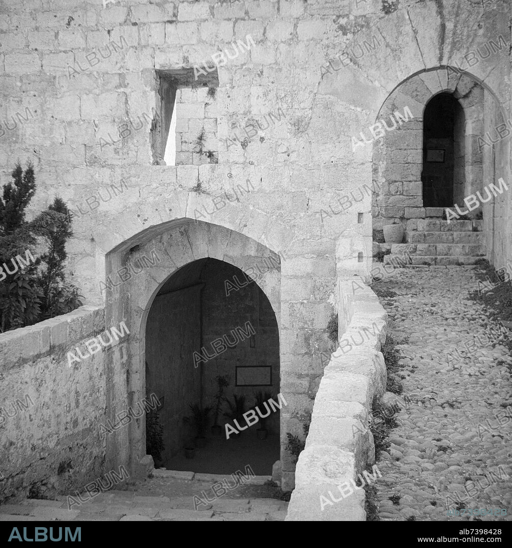 INTERIOR DE LA CAPILLA DEL PAPA LUNA DEL CASTILLO DE PEÑISCOLA - FOTOGRAFIA EN BLANCO Y NEGRO - SIGLO XIII - AÑOS 50.