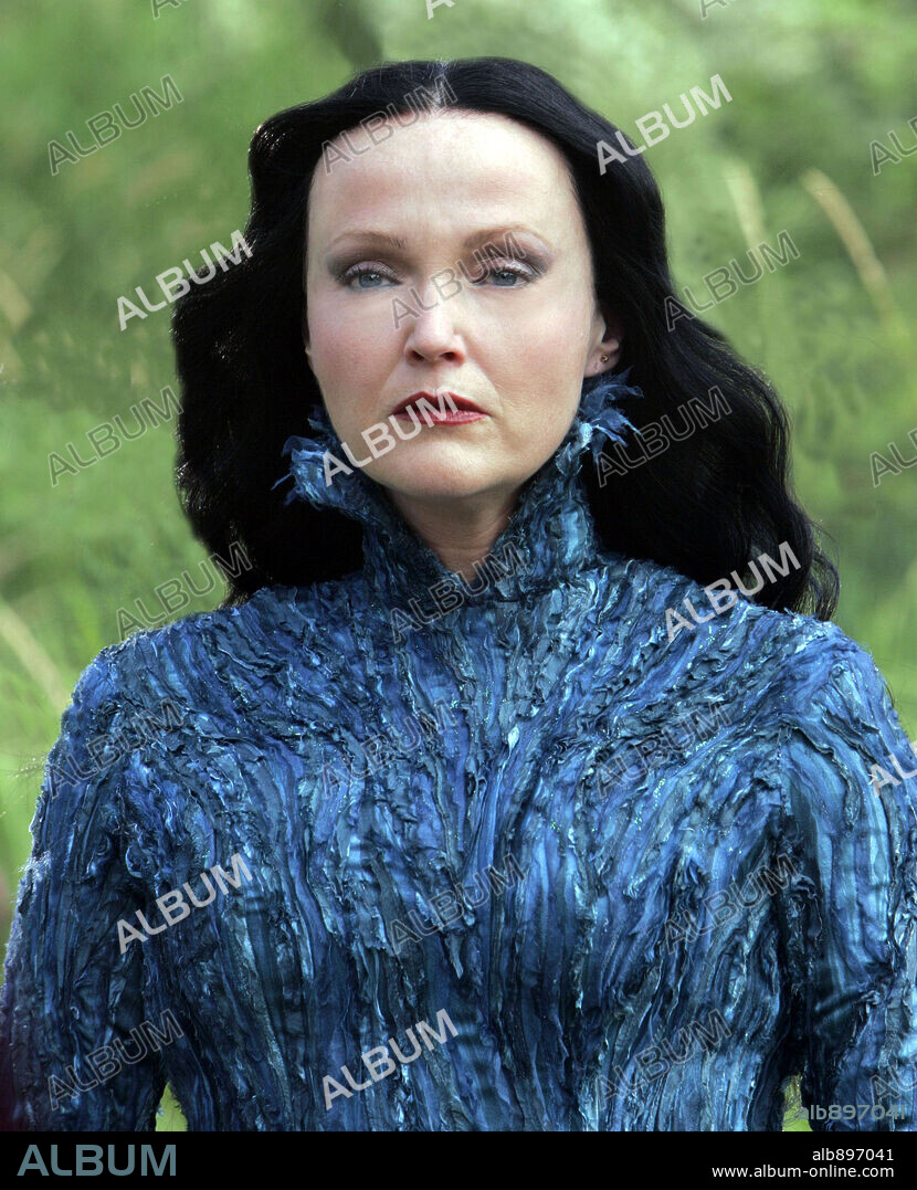 MIRANDA RICHARDSON in MERLIN'S APPRENTICE, 2006 (MERLIN'S APPRENTICE-TV), directed by DAVID WU. Copyright HALLMARK.