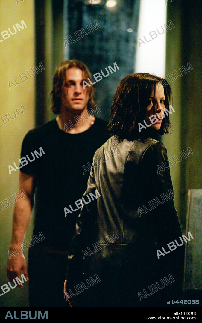 KATE BECKINSALE und SCOTT SPEEDMAN in UNDERWORLD, 2003, unter der Regie von LEN WISEMAN. Copyright SCREEN GEMS/LAKESHORE ENTERTAINMENT / ENDRENYI, EGON.