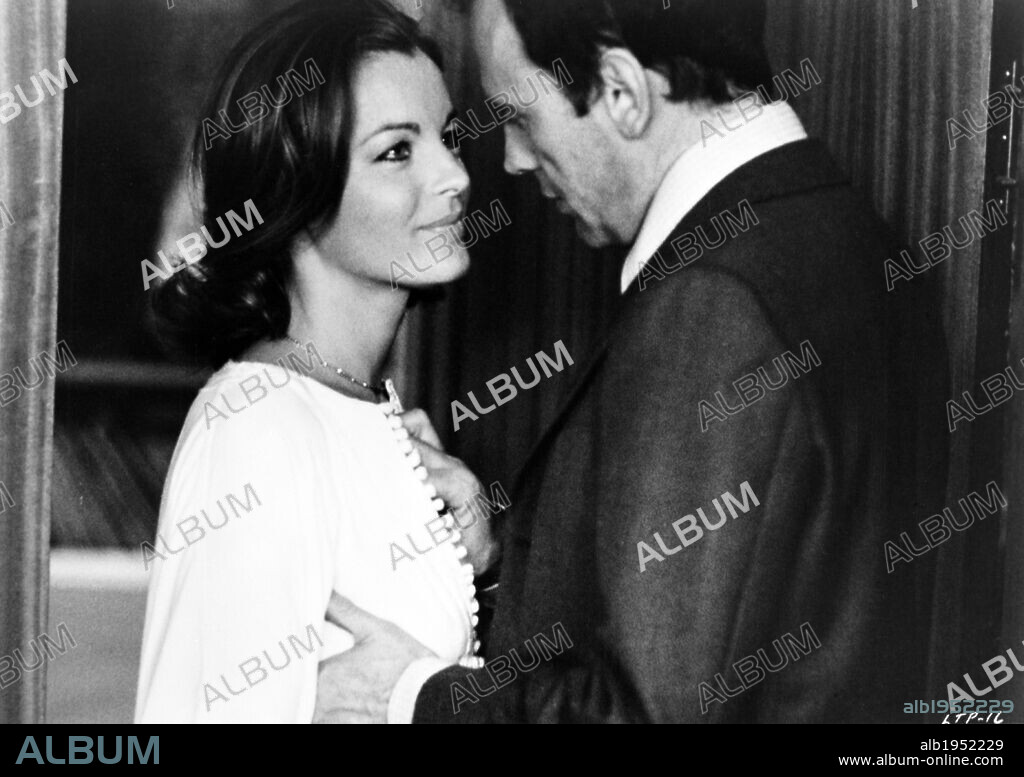 JEAN-PIERRE CASSEL and ROMY SCHNEIDER in THE FRENCH WAY, 1974 (LE MOUTON ENRAGE), directed by MICHEL DEVILLE. Copyright VIADUC PRODUCTIONS.