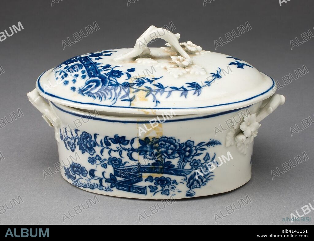 WORCESTER ROYAL PORCELAIN COMPANY. Butter Tub. Worcester Porcelain Factory; Worcester, England, founded 1751. Date: 1755-1765. Dimensions: 8.9 x 13.7 x 9.8 cm (3 1/2 x 5 3/8 x 3 7/8 in.). Soft-paste porcelain with underglaze blue decoration. Origin: Worcester.