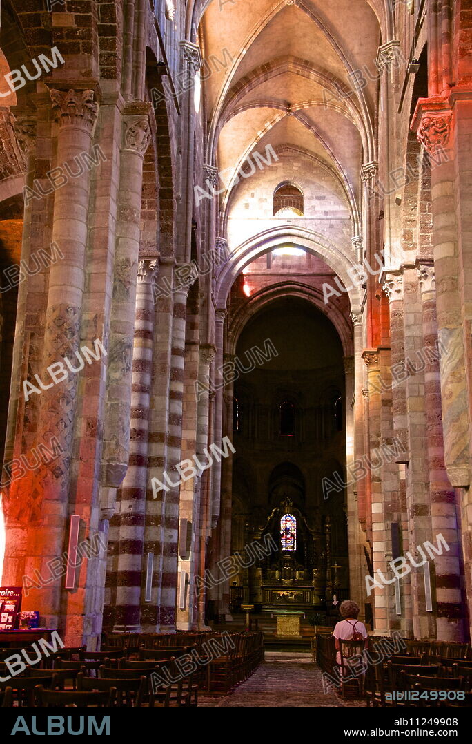 Nave and columns, St. Julian Basilica (St. Julien Basilica) dating from the 9th century, Romanesque architecture, Brioude, Haute Loire, France, Europe.