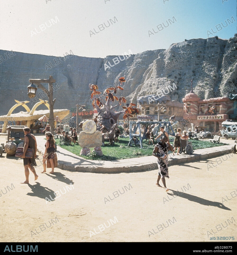 LOS PICAPIEDRA, 1994 (THE FLINTSTONES), dirigida por BRIAN LEVANT. Copyright UNIVERSAL PICTURES / BATZDORFF, RON.