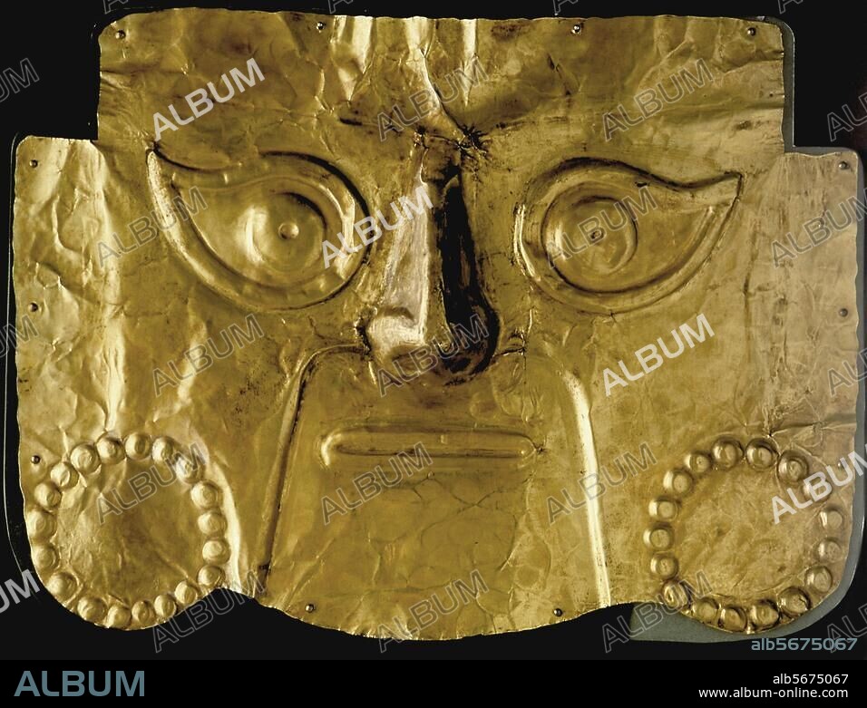Inca culture, Chimu (Peru) C13th/C15th. Mask of mummy. Gold, height 24 × 32cm. (Photo: Ulrich Zillmann).