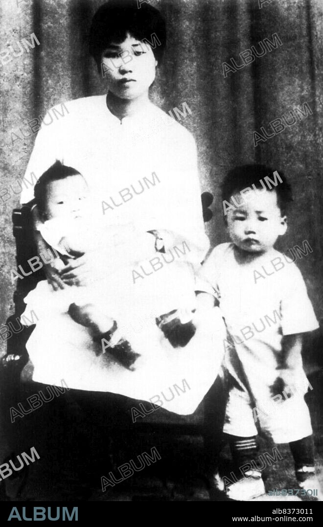Yang Kaihui (November 6, 1901 November 14, 1930) was the second wife of Mao Zedong, whom he married in 1920.<br/><br/>. She had three children with Mao Zedong: Mao Anying, Mao Anqing, and Mao Anlong. Her father was Yang Changji, the head of the Hunan First Normal School and one of Maos favorite teachers.