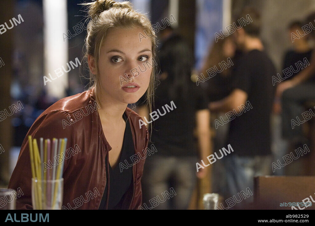 AGNES BRUCKNER en LA MARCA DEL LOBO, 2007 (BLOOD AND CHOCOLATE), dirigida por KATJA VON GARNIER. Copyright BERRICK FILMPRODUKTION/BLOOD & CHOCOLATE PRODUCTIONS/LAKESHO.