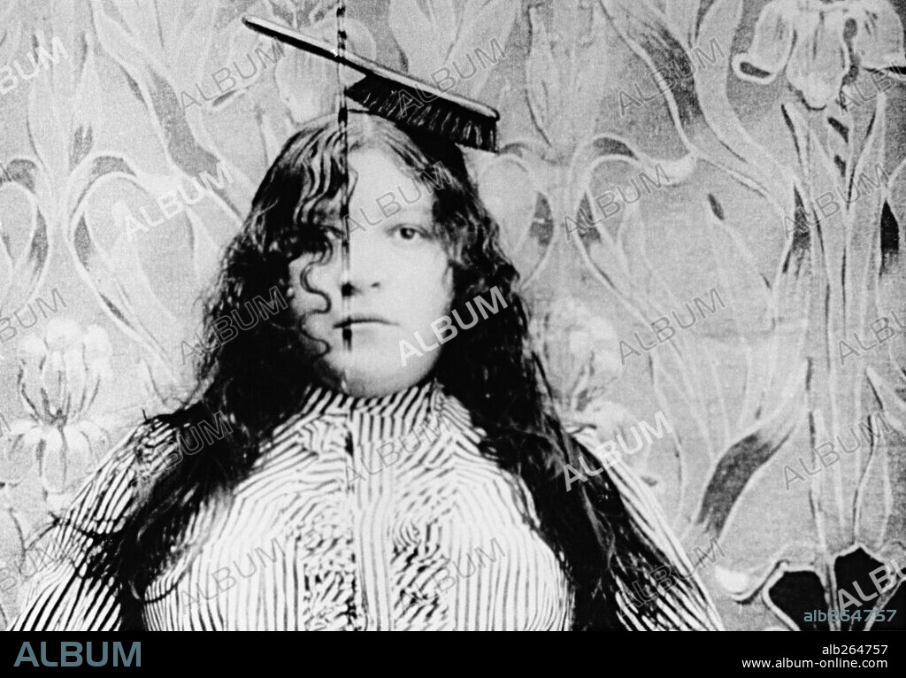 JULIENNE MATHIEU in THE ELECTRIC HOTEL, 1908 (EL HOTEL ELECTRICO), directed by SEGUNDO DE CHOMON. Copyright PATHE FRERES.