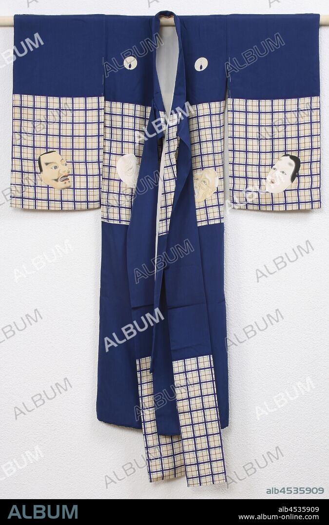 Boys miyamairi kimono with nine No masks, Formal kimono for a boy for the first visit to a Shinto shrine (miyamairi kimono), with a decoration of nine masks of the No theater in a background from a wide checkered band. Black silk with a painted yuzen decoration and detailing in gold foil. White silk lining. Label with 'H. Inoue' and 'Daimaru', the Department store. Five family weapons (mon) from two apricot shoots (gyoyo)., anonymous, Japan, 1920 - 1940, silk, painting, h 117 cm × w 88 cm.