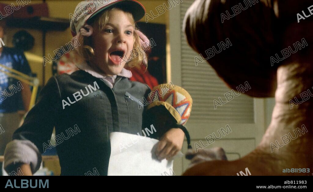 DREW BARRYMORE en E. T. EL EXTRATERRESTRE, 1982 (E. T. THE EXTRA-TERRESTRIAL), dirigida por STEVEN SPIELBERG. Copyright UNIVERSAL PICTURES / ILM.