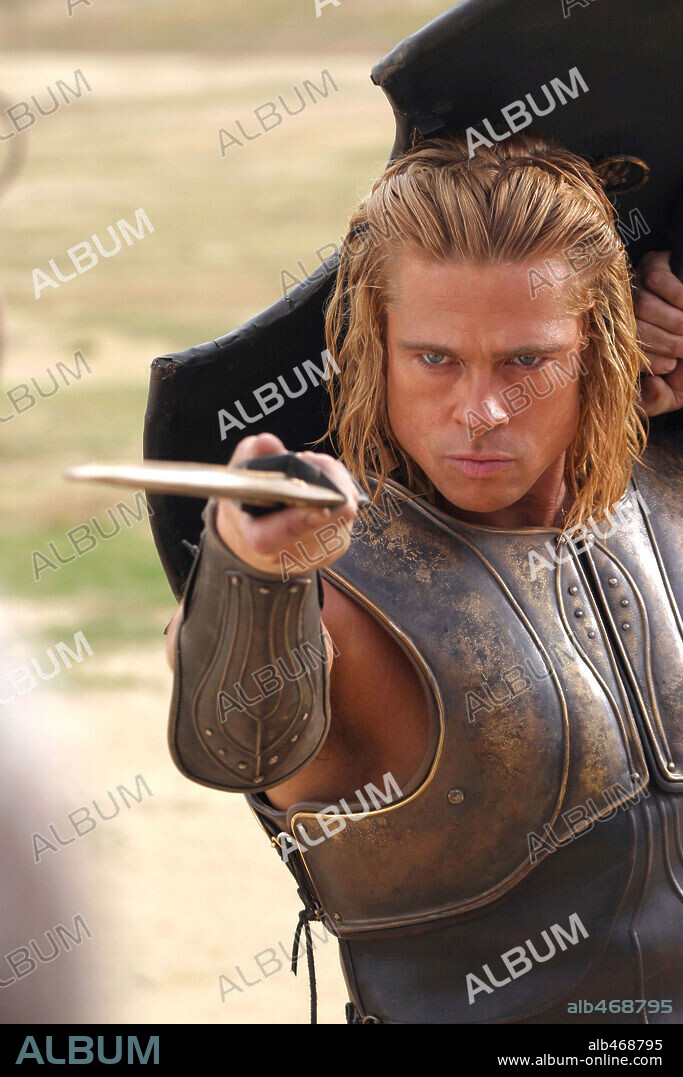 BRAD PITT in TROY, 2004, directed by WOLFGANG PETERSEN. Copyright WARNER BROS. / CLOSE, MURRAY.