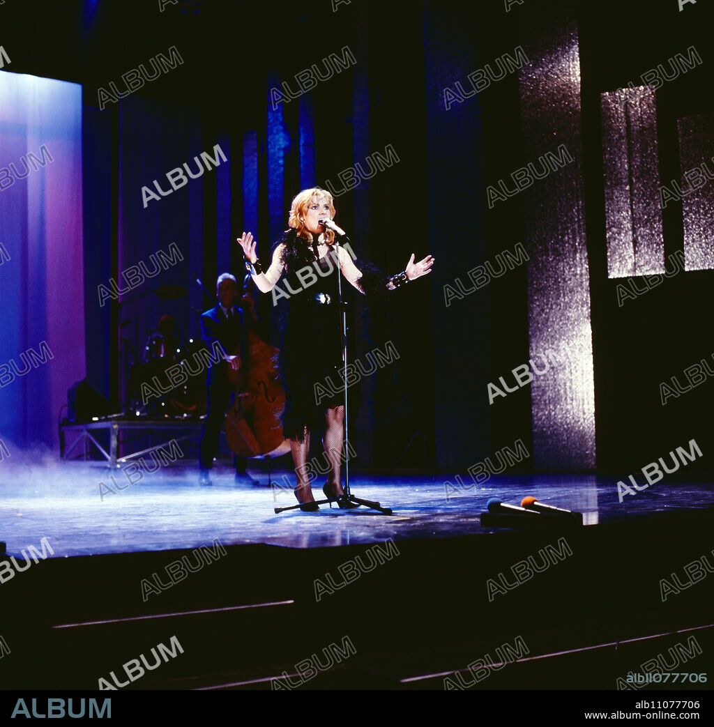 Show stage, TV talent show, performance by Miko aka Petra Mikolajczak, German singer and actress, Germany, circa 1983.