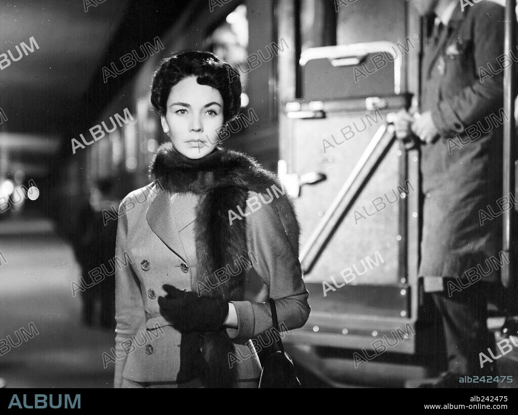 JENNIFER JONES in TERMINAL STATION, 1953 (STAZIONE TERMINI), directed by VITTORIO DE SICA. Copyright COLUMBIA PICTURES.